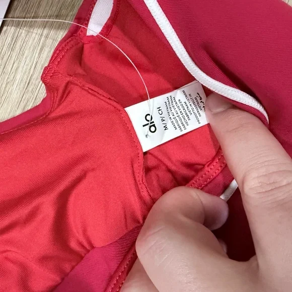 ALO Yoga red heart throb sports bra - Picture 2 of 2